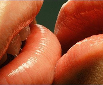 BESOS ANALG&Eacute;SICOS
